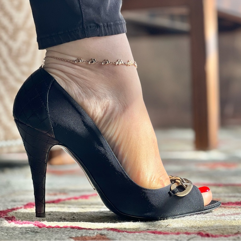 CHANEL black & gold detail chain heels peep toe leather shoes - Picture 7 of 16
